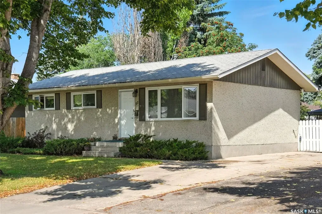 97 Maxwell Crescent Saskatoon SK S7L 3Y4