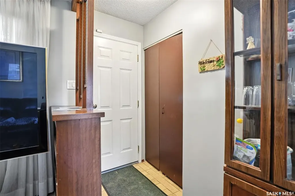 97 Maxwell Crescent Saskatoon SK S7L 3Y4