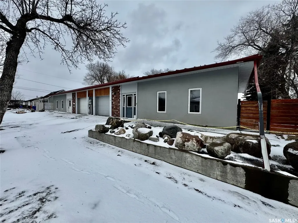 347&353 Maple Avenue Yorkton SK S3N 1X2