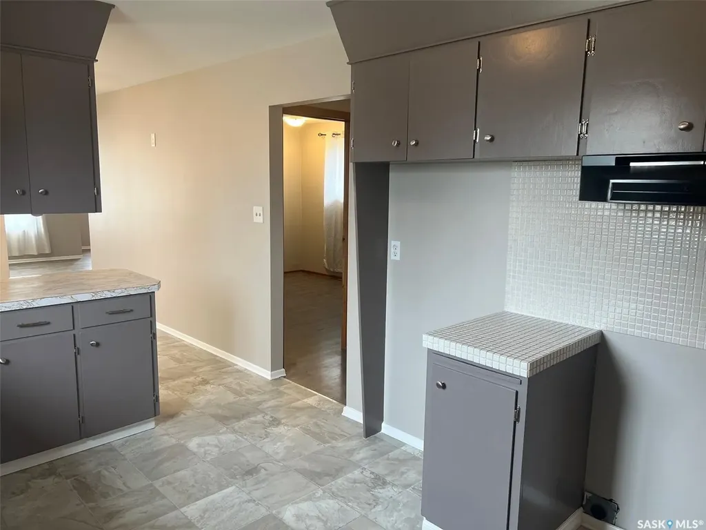 802 Princess Street Regina SK S4T 3X9
