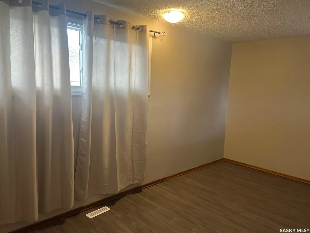 802 Princess Street Regina SK S4T 3X9