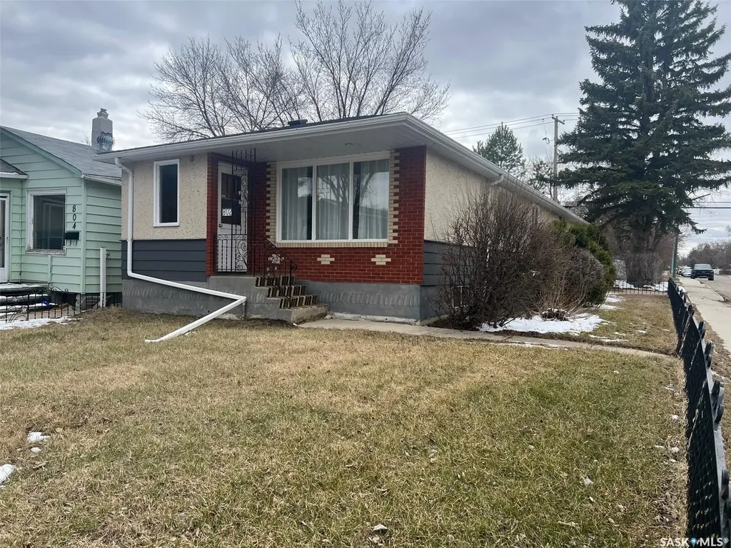 802 Princess Street Regina SK S4T 3X9