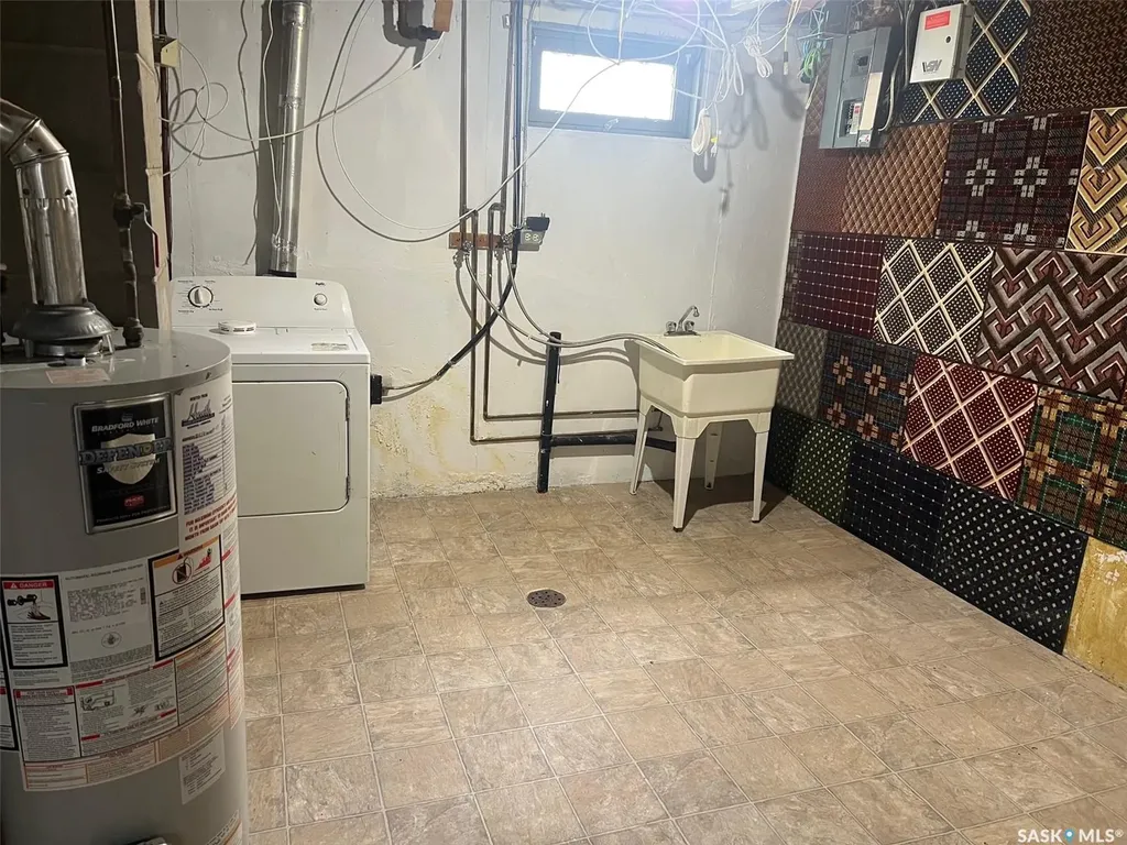 802 Princess Street Regina SK S4T 3X9