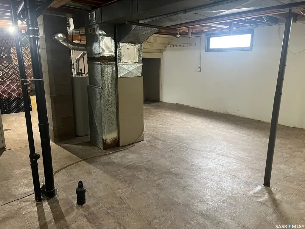 802 Princess Street Regina SK S4T 3X9