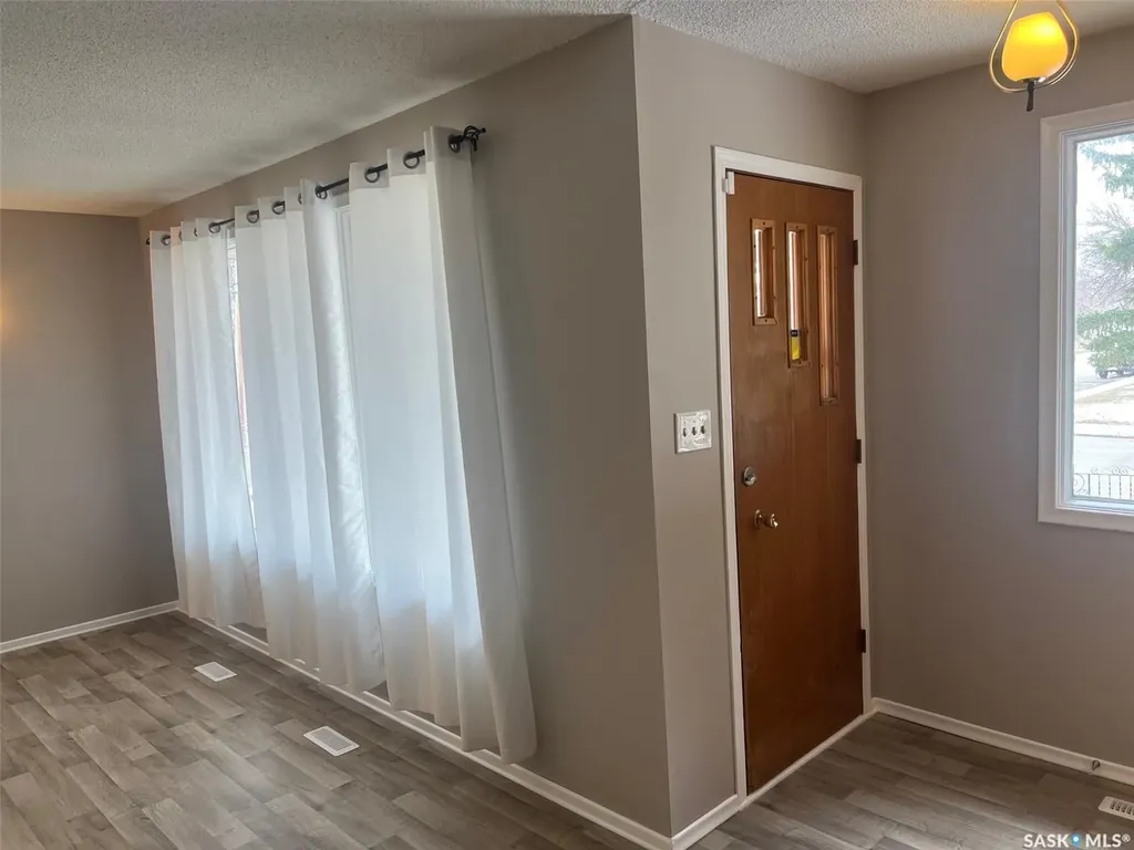 802 Princess Street Regina SK S4T 3X9