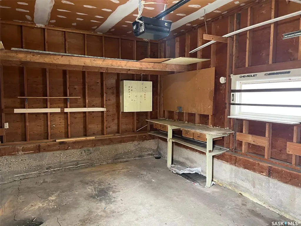 802 Princess Street Regina SK S4T 3X9