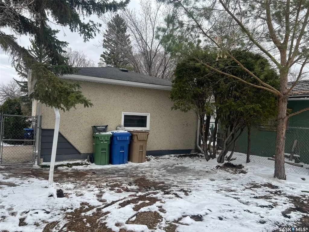 802 Princess Street Regina SK S4T 3X9