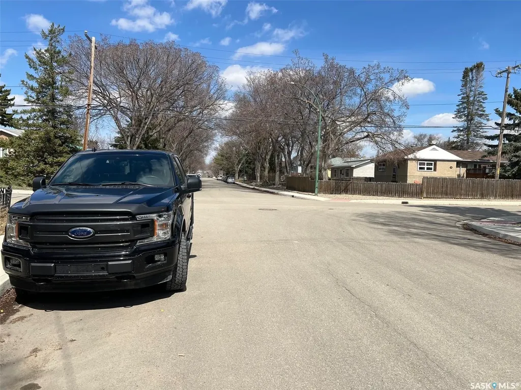 802 Princess Street Regina SK S4T 3X9