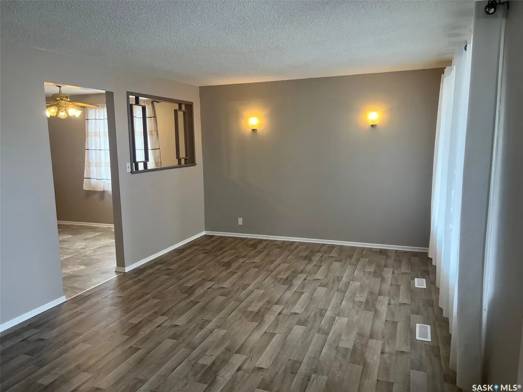 802 Princess Street Regina SK S4T 3X9