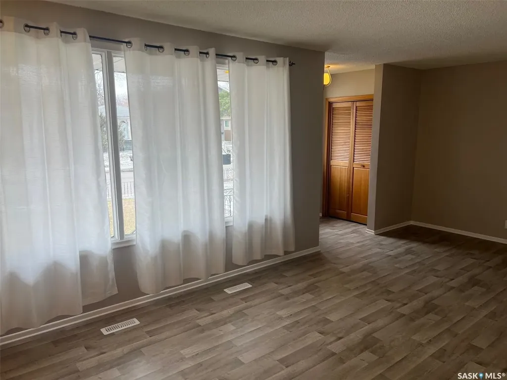 802 Princess Street Regina SK S4T 3X9