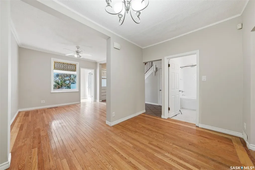 1336 H Avenue N Saskatoon SK S7L 2E4