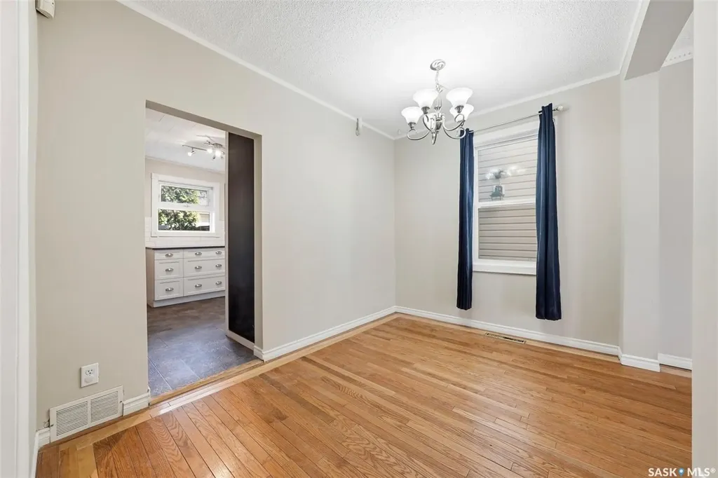 1336 H Avenue N Saskatoon SK S7L 2E4