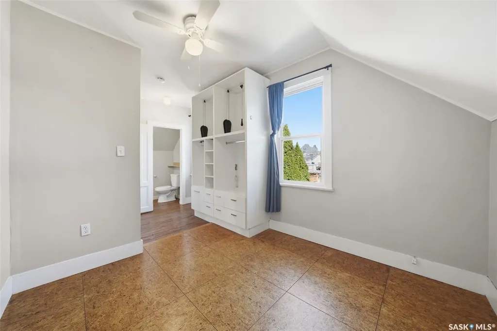 1336 H Avenue N Saskatoon SK S7L 2E4