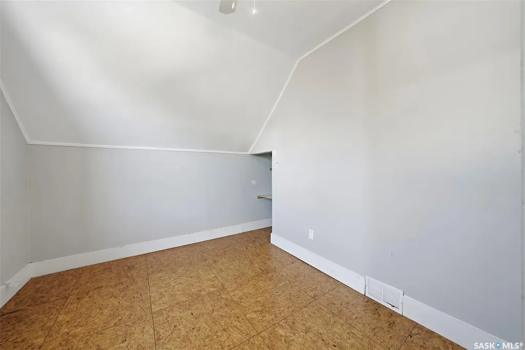 1336 H Avenue N Saskatoon SK S7L 2E4