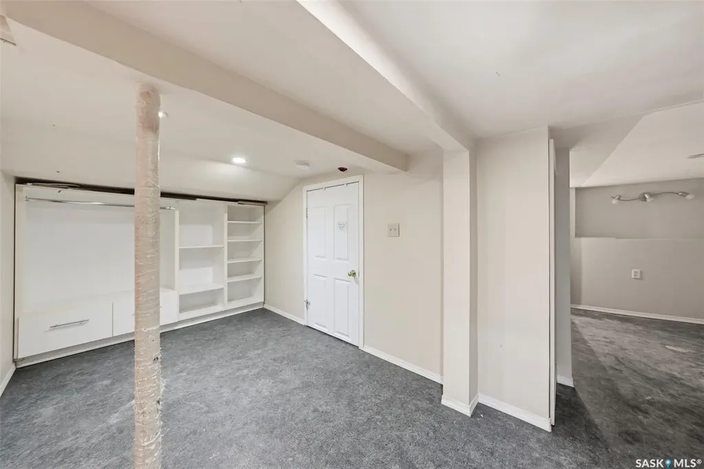 1336 H Avenue N Saskatoon SK S7L 2E4
