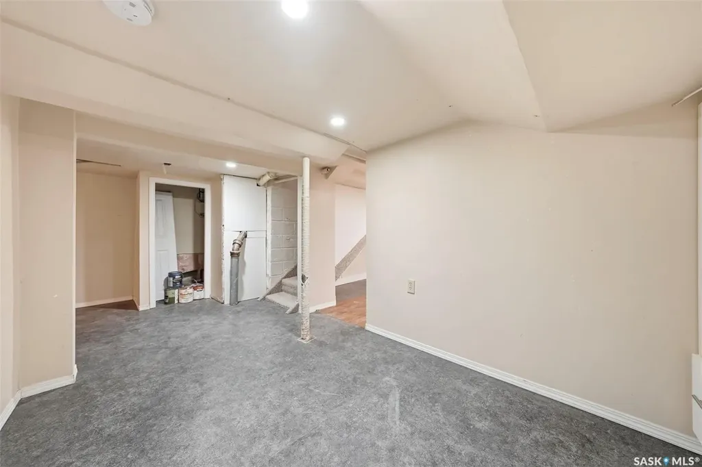 1336 H Avenue N Saskatoon SK S7L 2E4