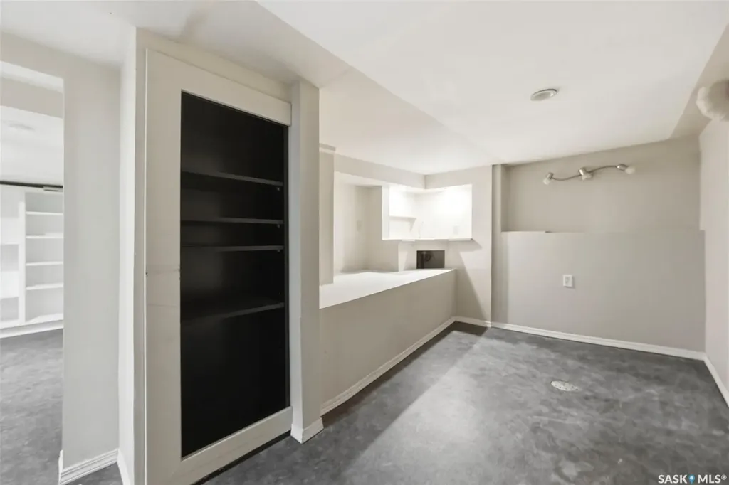 1336 H Avenue N Saskatoon SK S7L 2E4