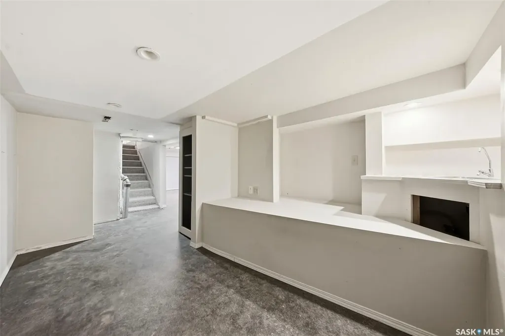 1336 H Avenue N Saskatoon SK S7L 2E4