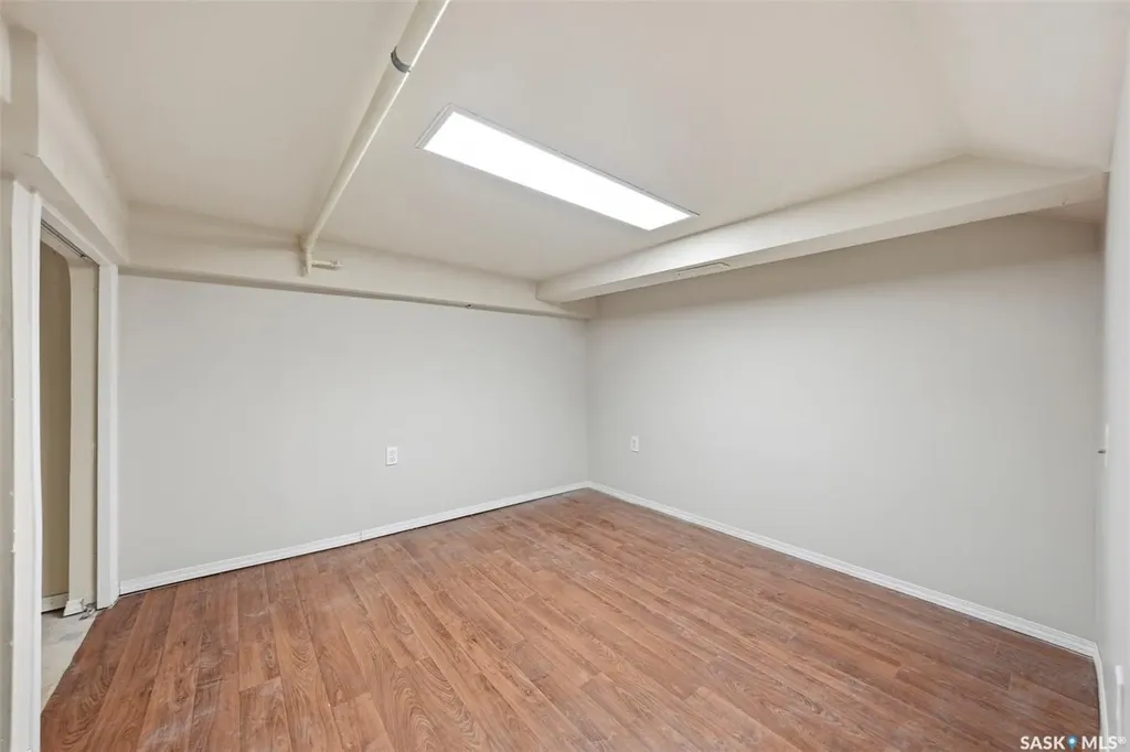1336 H Avenue N Saskatoon SK S7L 2E4