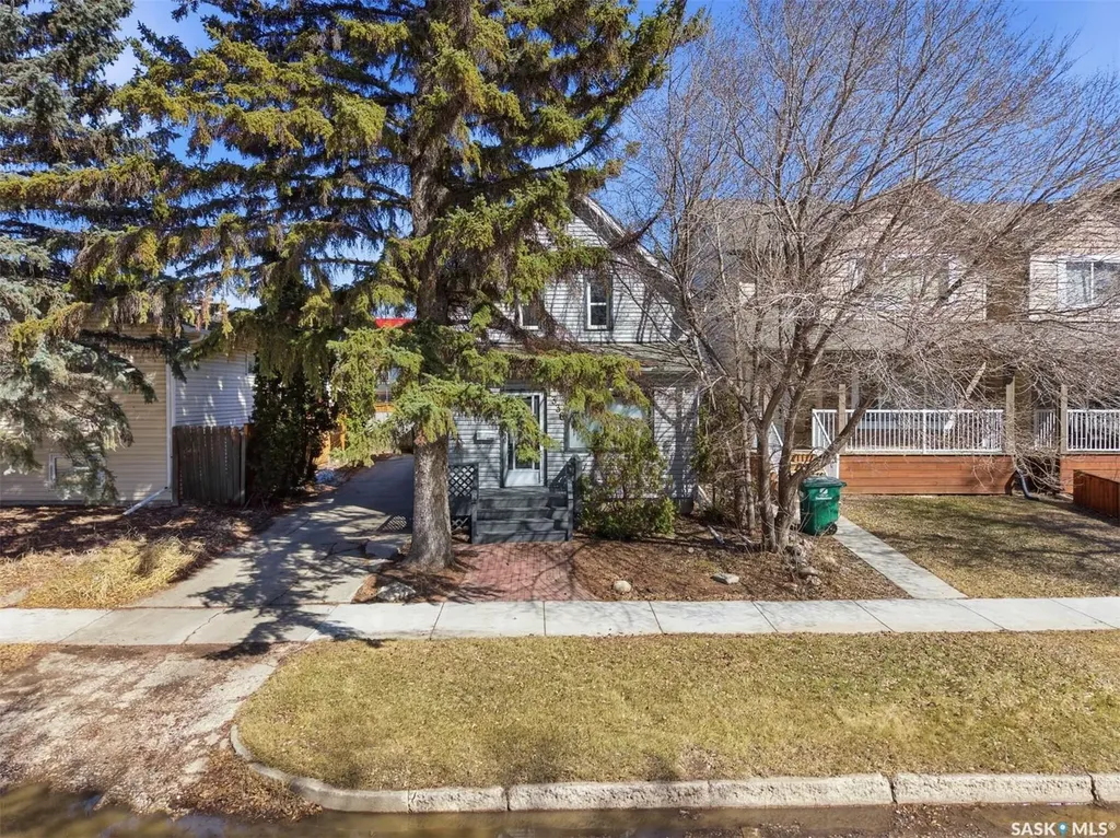 1336 H Avenue N Saskatoon SK S7L 2E4