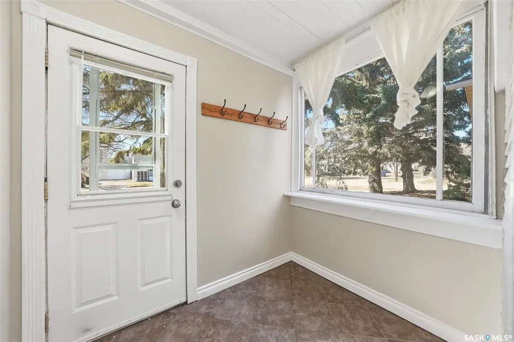 1336 H Avenue N Saskatoon SK S7L 2E4