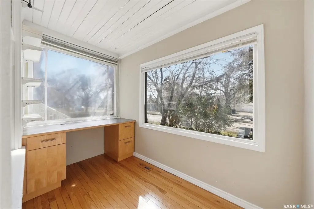 1336 H Avenue N Saskatoon SK S7L 2E4