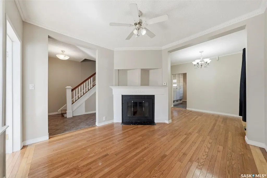 1336 H Avenue N Saskatoon SK S7L 2E4
