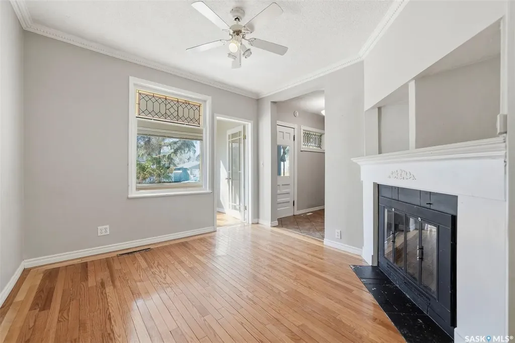 1336 H Avenue N Saskatoon SK S7L 2E4