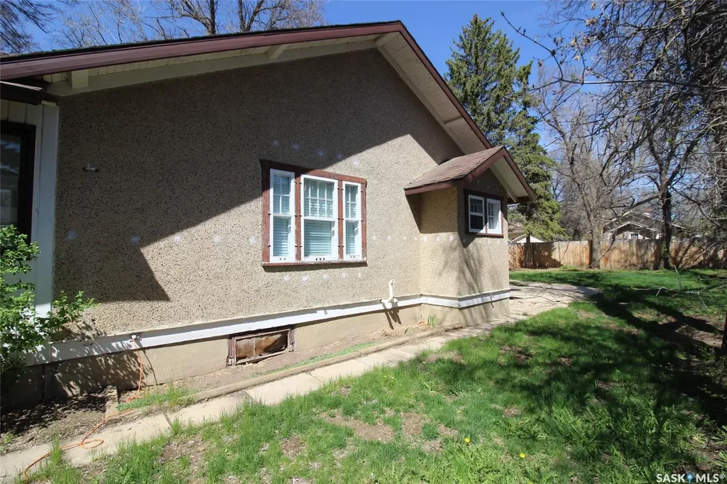 780 1st Street E Shaunavon SK S0N 2M0