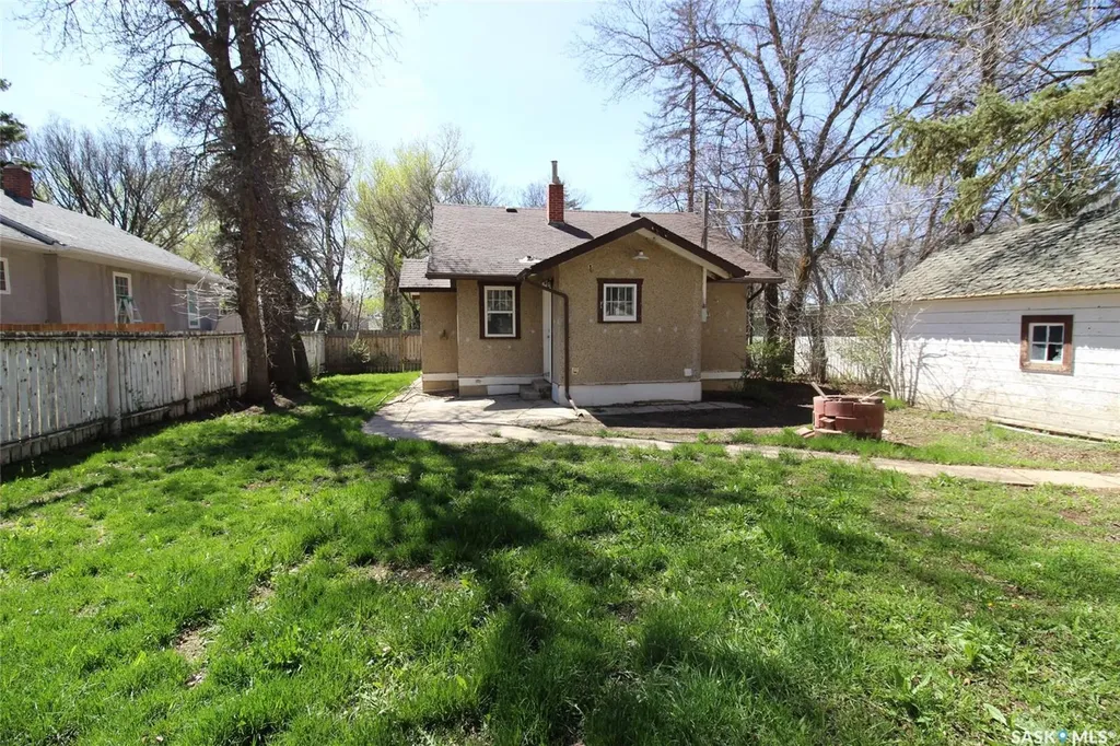 780 1st Street E Shaunavon SK S0N 2M0