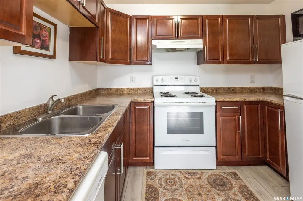 512 4th Avenue N Saskatoon SK S7K 2M7