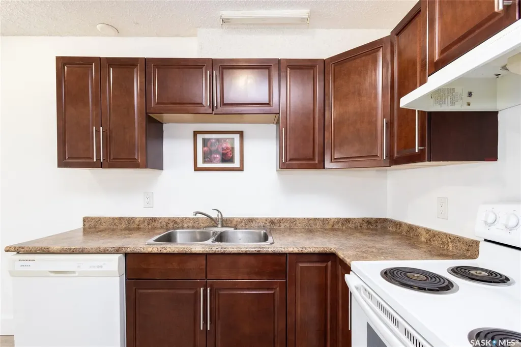 512 4th Avenue N Saskatoon SK S7K 2M7
