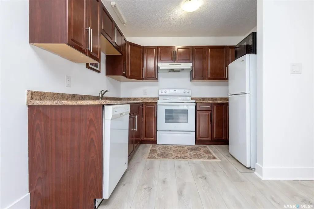 512 4th Avenue N Saskatoon SK S7K 2M7