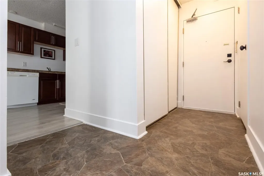 512 4th Avenue N Saskatoon SK S7K 2M7