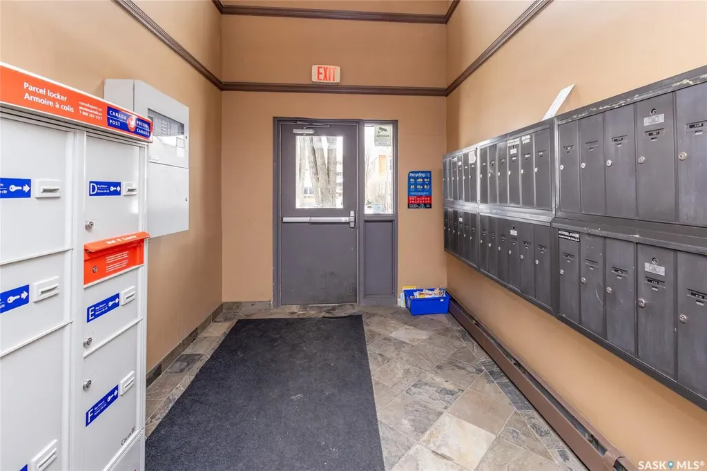 512 4th Avenue N Saskatoon SK S7K 2M7