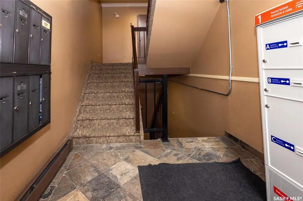 512 4th Avenue N Saskatoon SK S7K 2M7