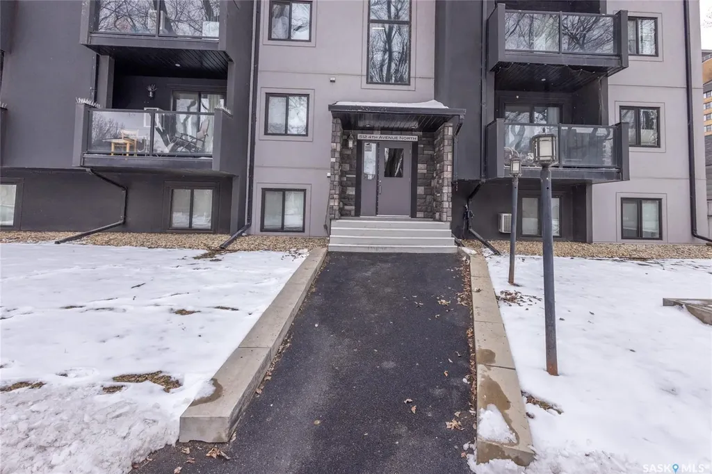 512 4th Avenue N Saskatoon SK S7K 2M7