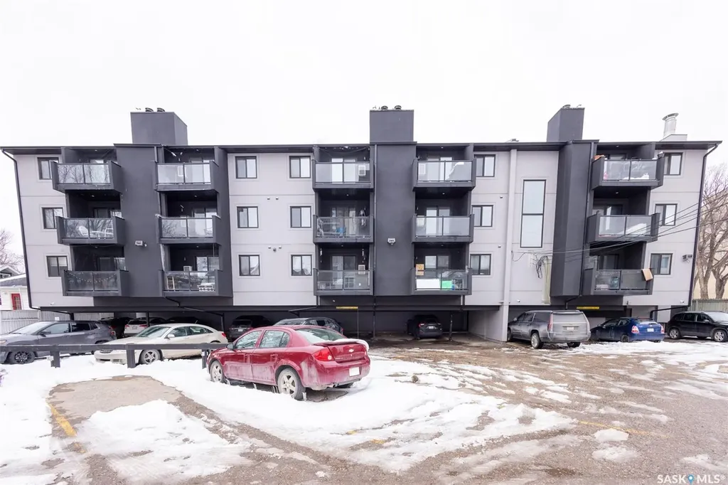 512 4th Avenue N Saskatoon SK S7K 2M7