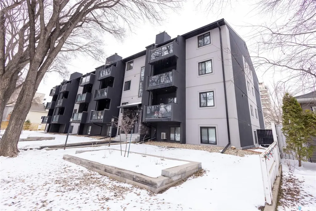 512 4th Avenue N Saskatoon SK S7K 2M7