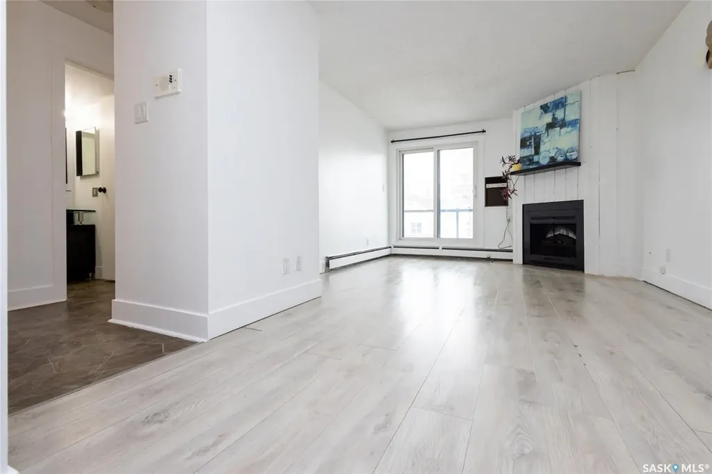 512 4th Avenue N Saskatoon SK S7K 2M7