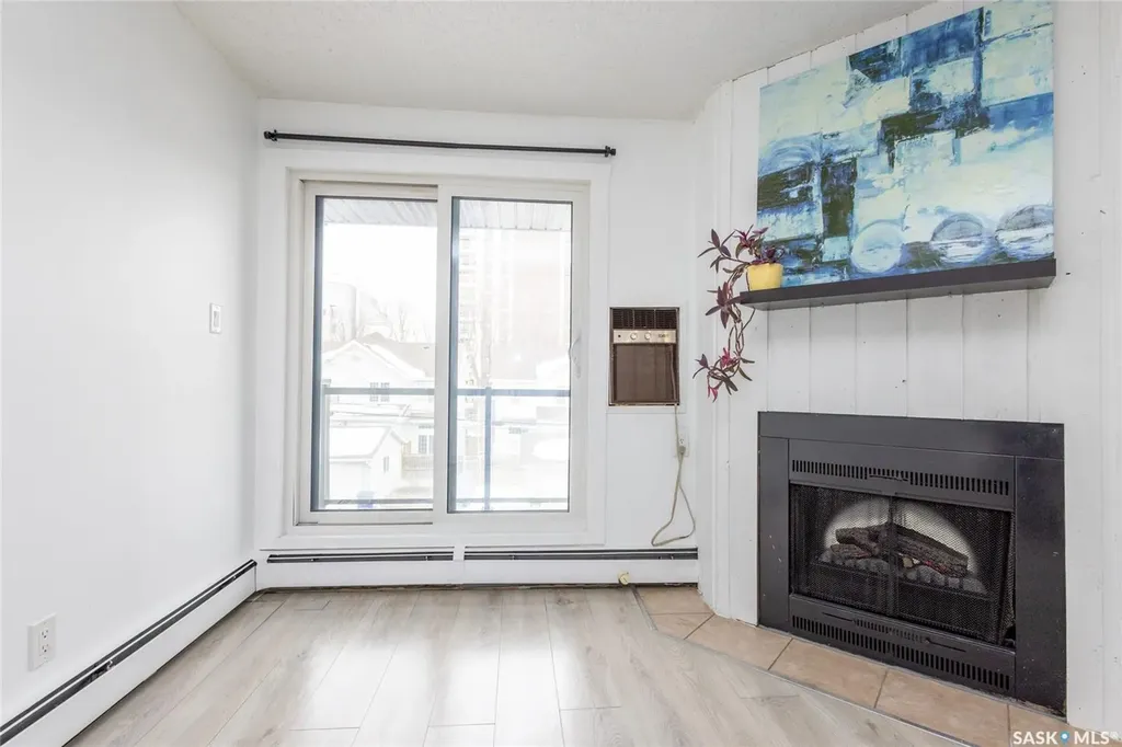 512 4th Avenue N Saskatoon SK S7K 2M7