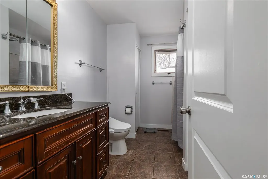 401 Stadacona Street W Moose Jaw SK S6H 1Z7