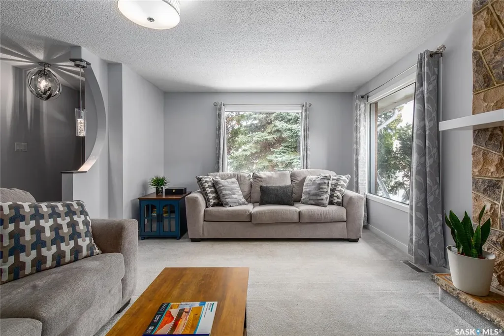 401 Stadacona Street W Moose Jaw SK S6H 1Z7