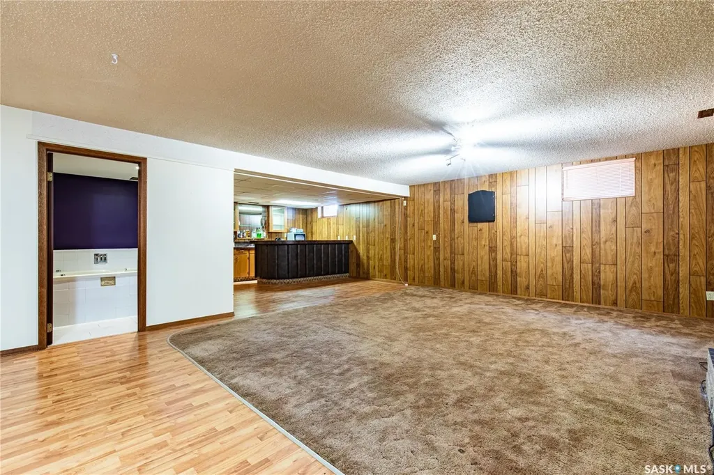 401 Stadacona Street W Moose Jaw SK S6H 1Z7