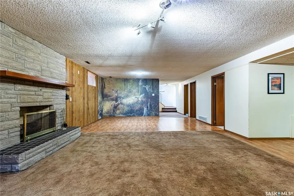 401 Stadacona Street W Moose Jaw SK S6H 1Z7