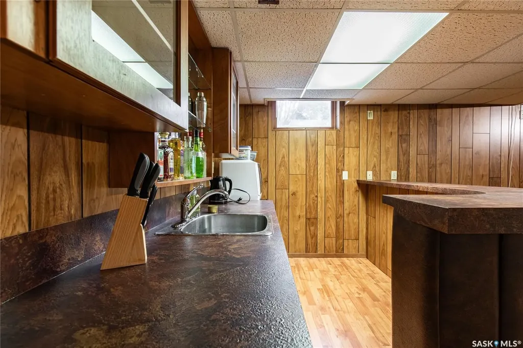 401 Stadacona Street W Moose Jaw SK S6H 1Z7