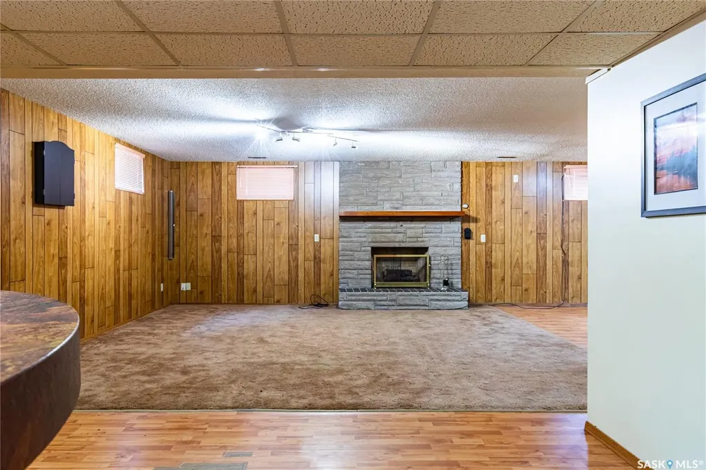 401 Stadacona Street W Moose Jaw SK S6H 1Z7