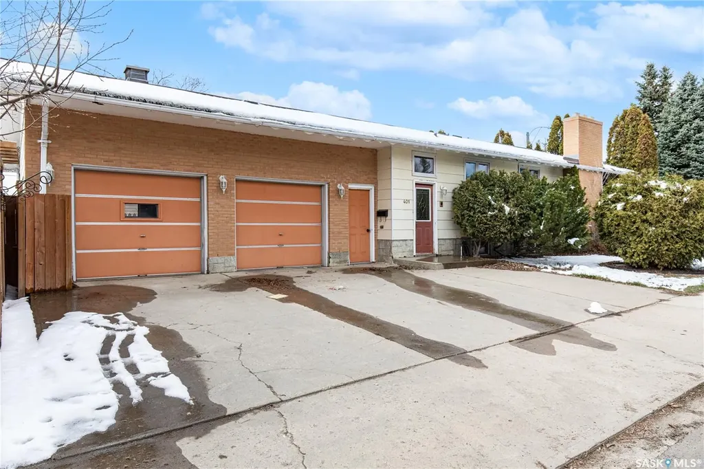 401 Stadacona Street W Moose Jaw SK S6H 1Z7
