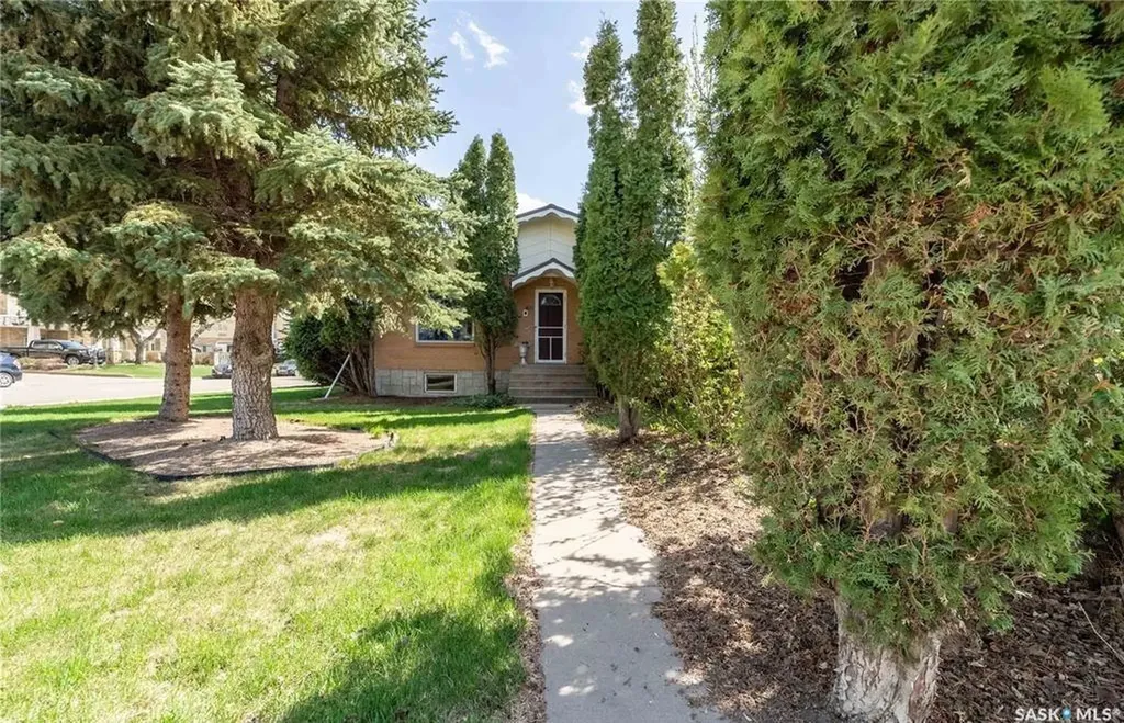401 Stadacona Street W Moose Jaw SK S6H 1Z7