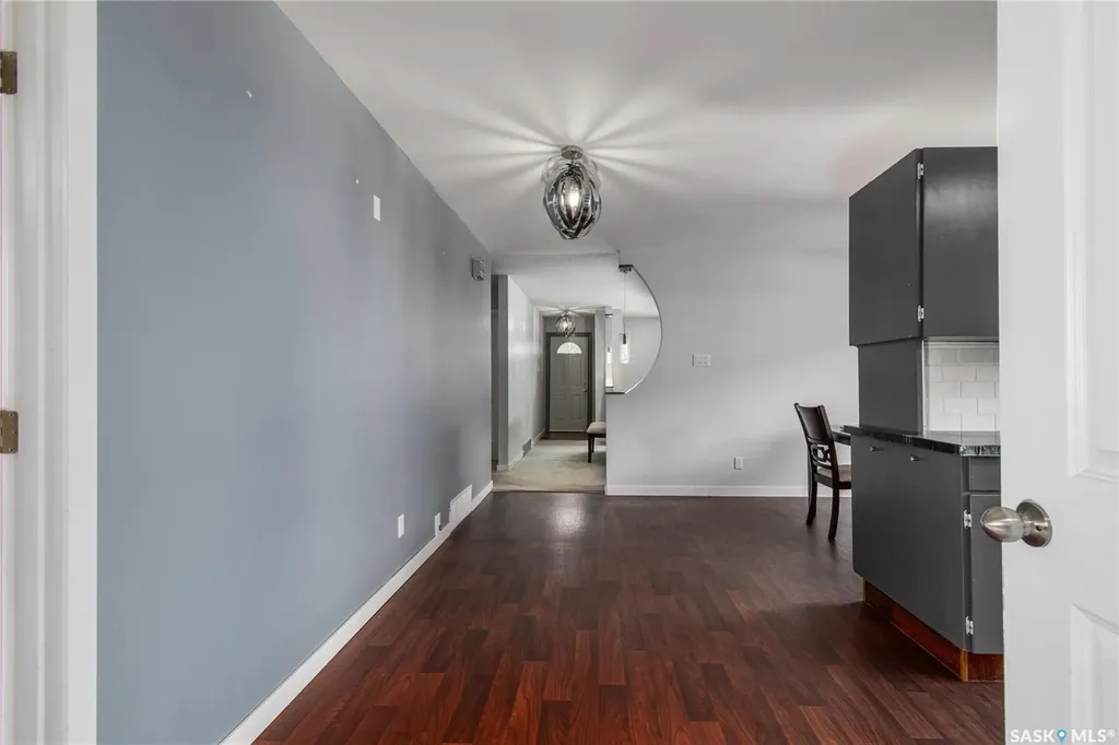 401 Stadacona Street W Moose Jaw SK S6H 1Z7
